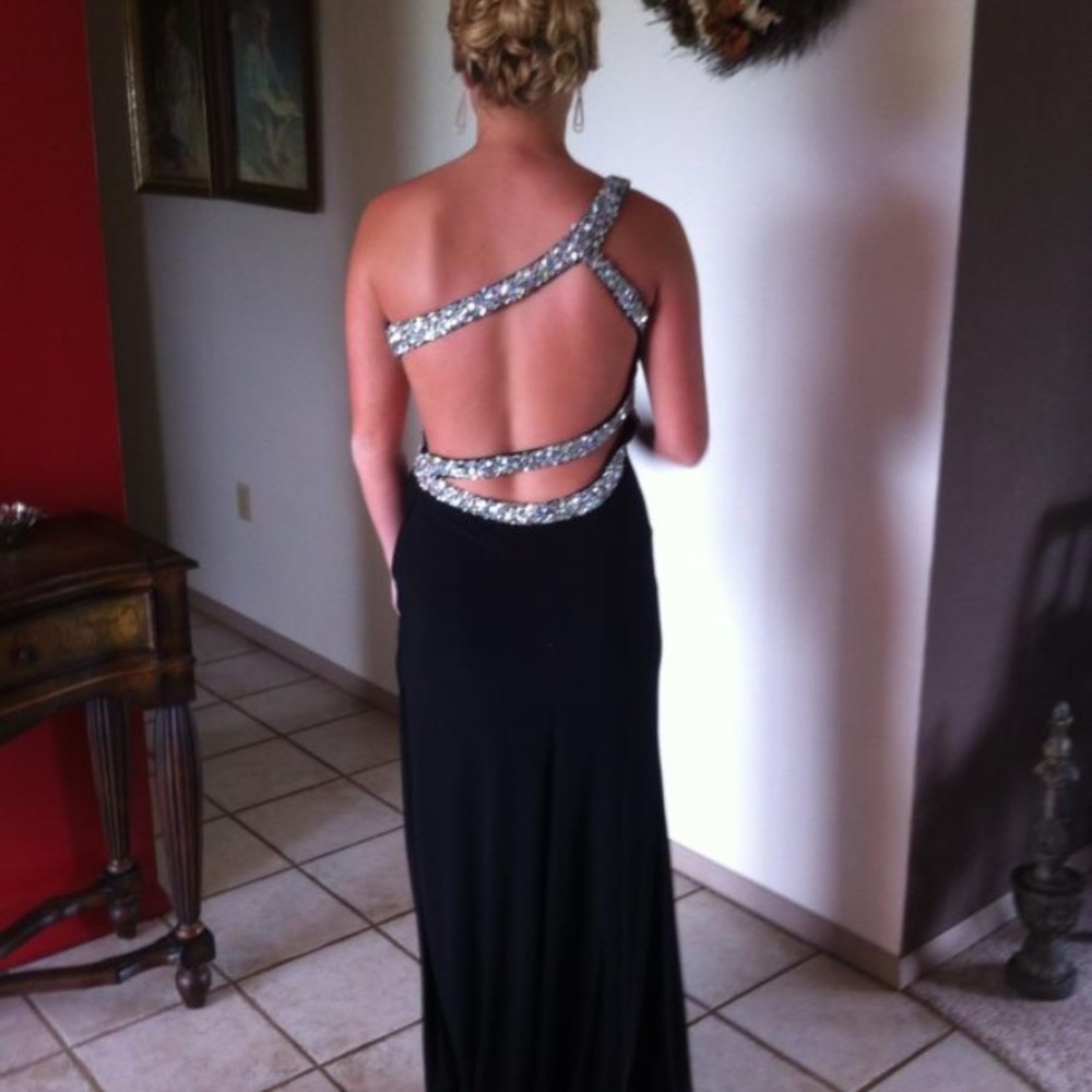 Black prom dress